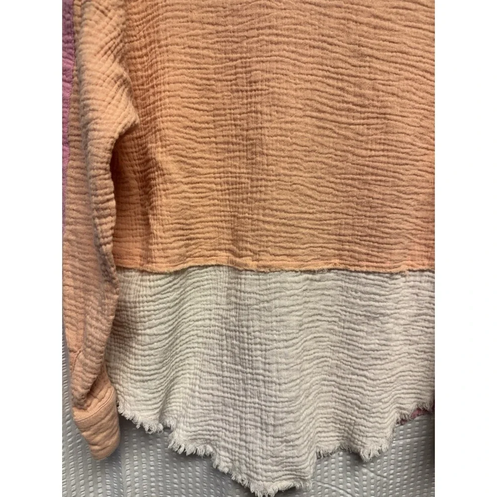 New In‎ Women's SZ S Pink Orange White Gauzy Colorblock Botton Up Raw Hem Rayon